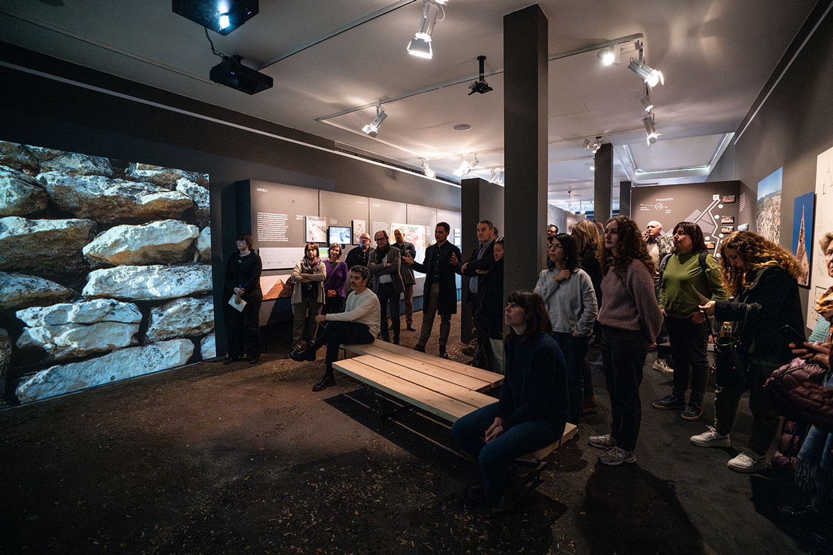 Exposició Dues pedres. Paisatges persistents, al Museu Terra de l'Espluga de Francolí.
